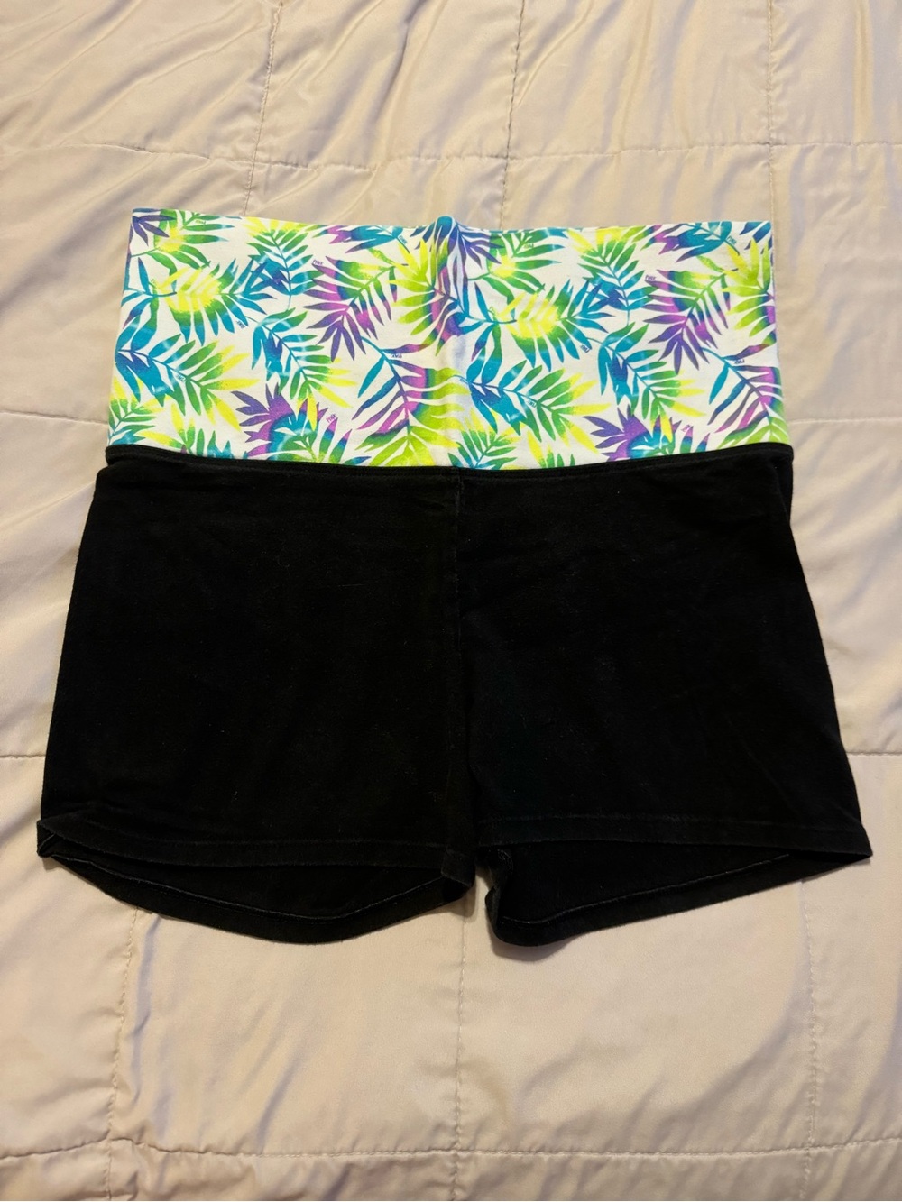 Victoria’s Secret Pink Black Yoga Shorts with Tropical Waistband Size Medium